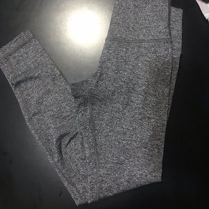Lululemon no longer made color sz 6 leggings
